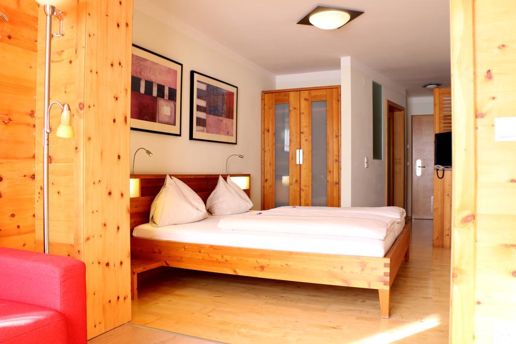 Hotel Binggl マウテルンドルフ エクステリア 写真