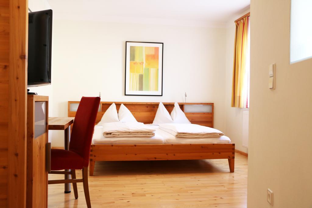 Hotel Binggl マウテルンドルフ エクステリア 写真